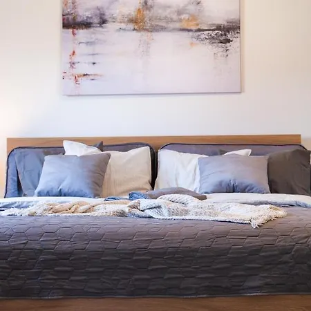 Carmen Apartment *